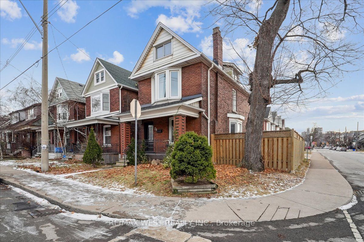 Detached House for sale at 74 Beechwood Avenue, Hamilton, Gibson, L8L 2S6 - MLS: X11952356