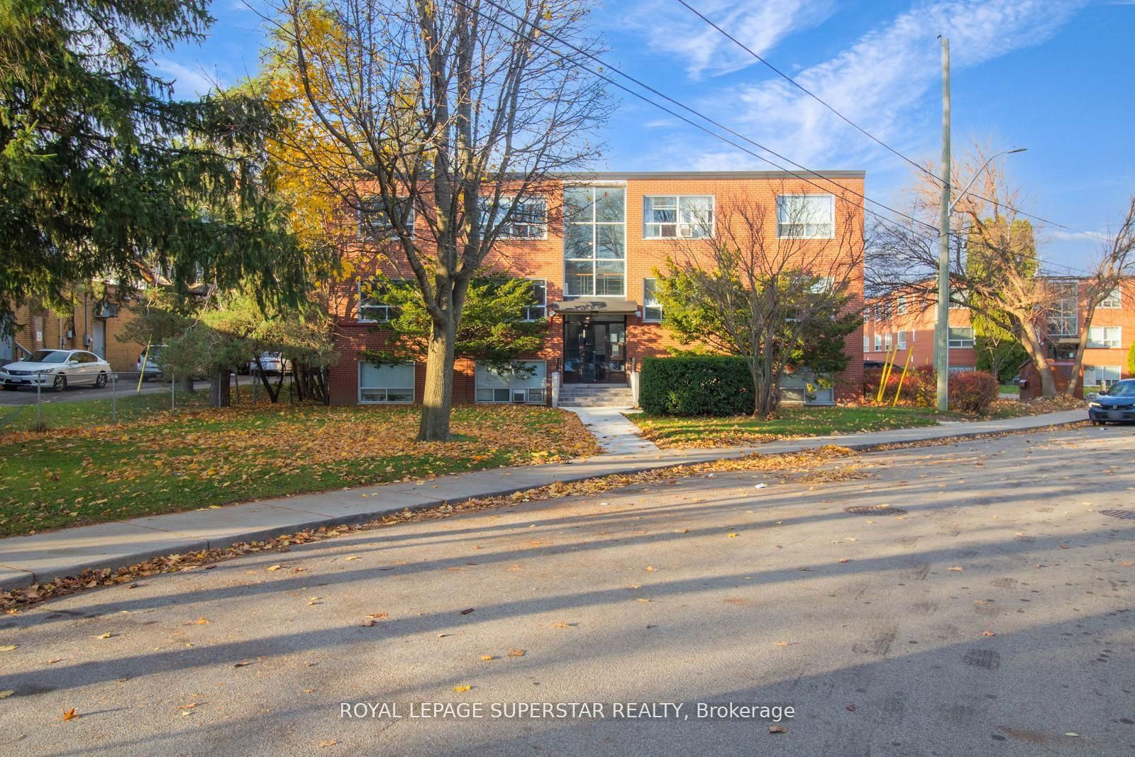 Condo for sale at 201-57 Mericourt Road, Hamilton, Ainslie Wood, L8S 2N5 - MLS: X11952366