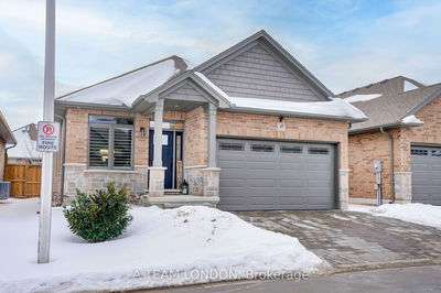 Unit 43 — 159 Collins Way, Strathroy-Caradoc - SE image-0-2