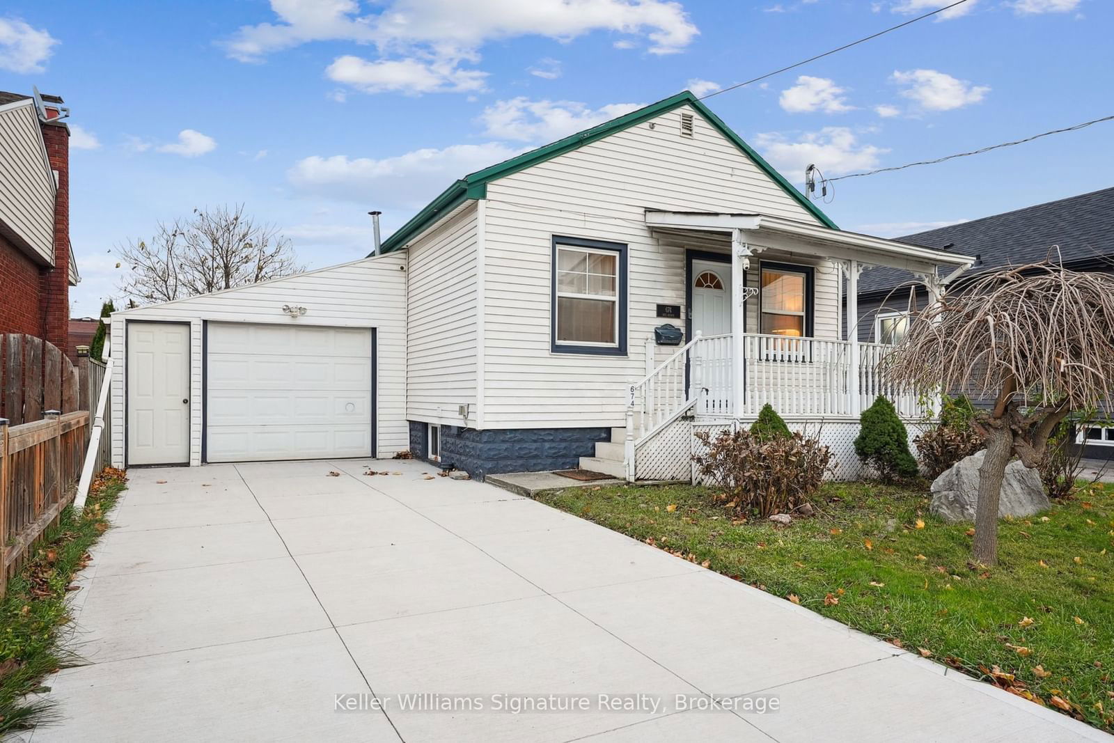 Detached House sold at 674 Tate Avenue, Hamilton, Parkview, L8H 6L6 - MLS: X11952493