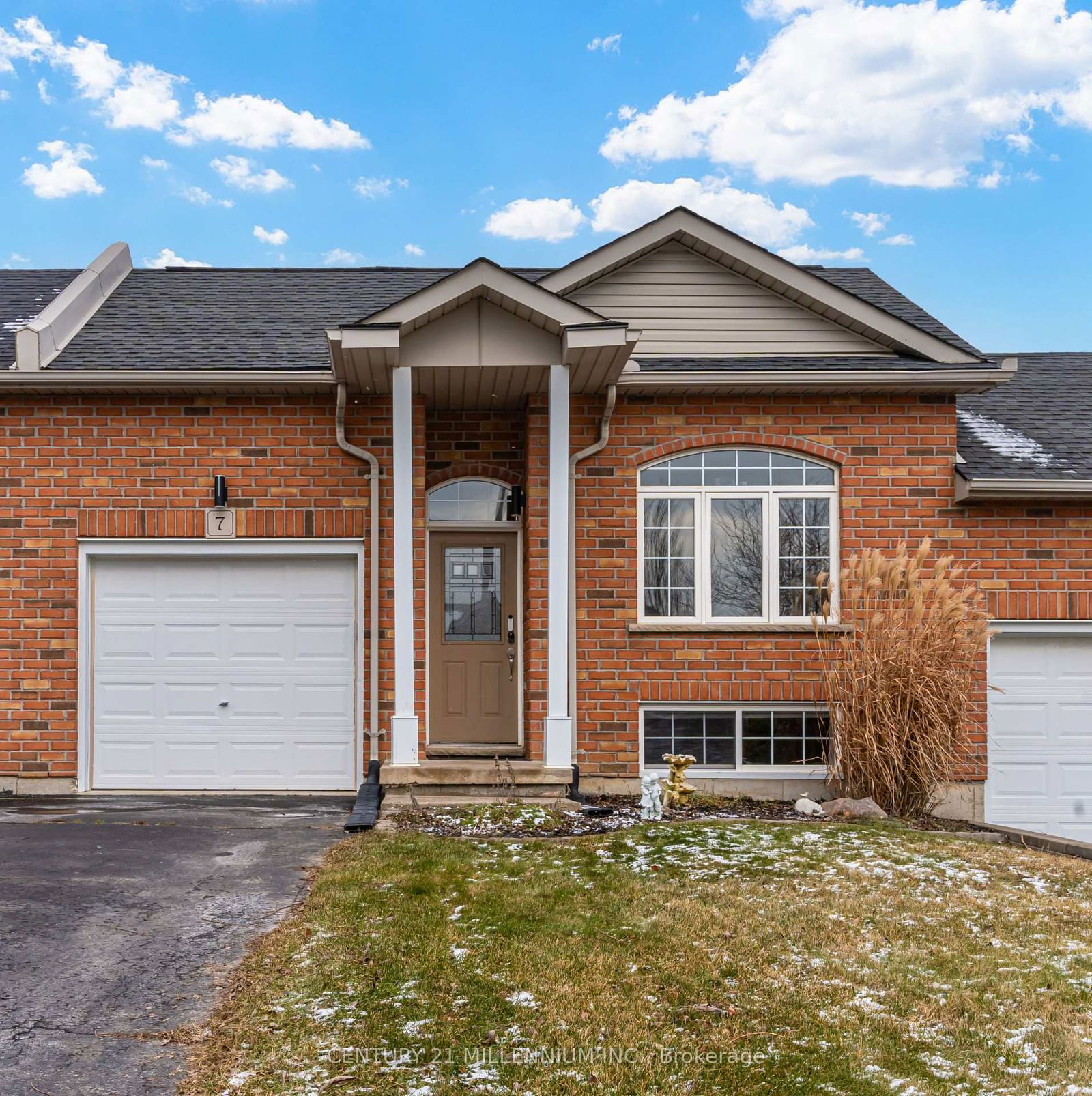 Townhouse for sale at 7 Millcroft Drive, Norfolk, Simcoe, N3Y 5M9 - MLS: X11952517