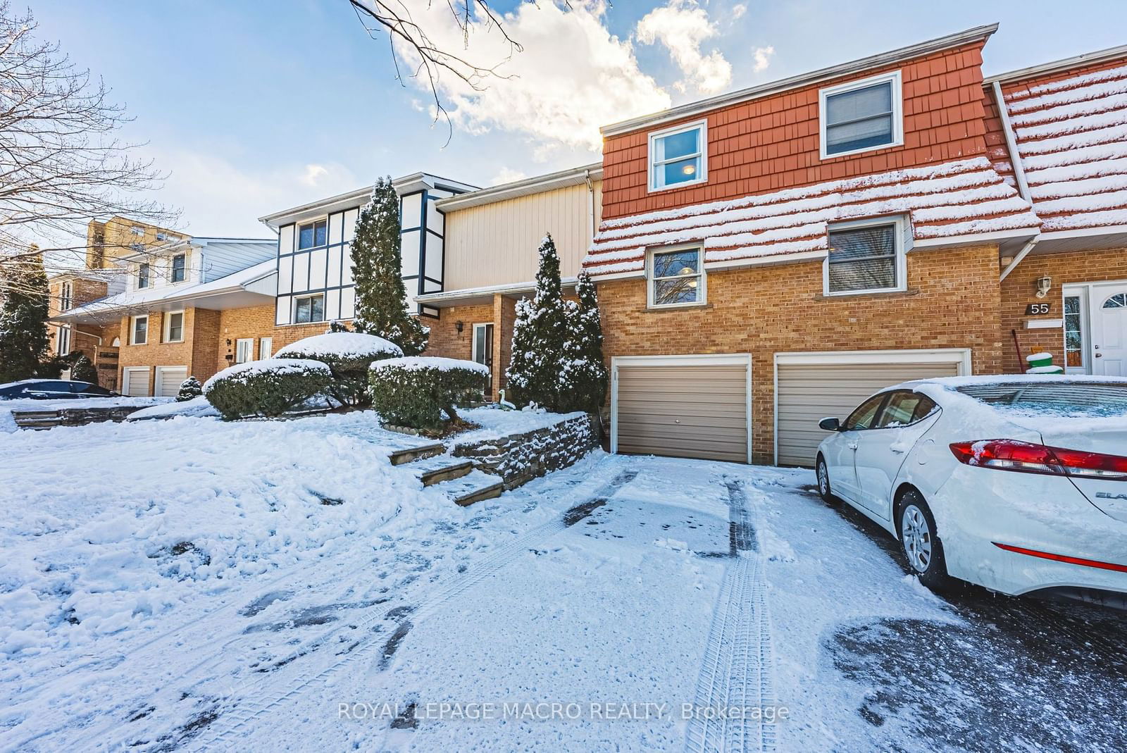 Townhouse for sale at 53 Albright Road, Hamilton, Vincent, L8K 6H5 - MLS: X11952565