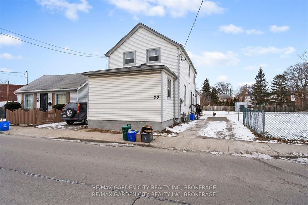 Investment for sale at 27 Vine Street, St. Catharines, 450 - E. Chester, L2R 3X9 - MLS: X11952666