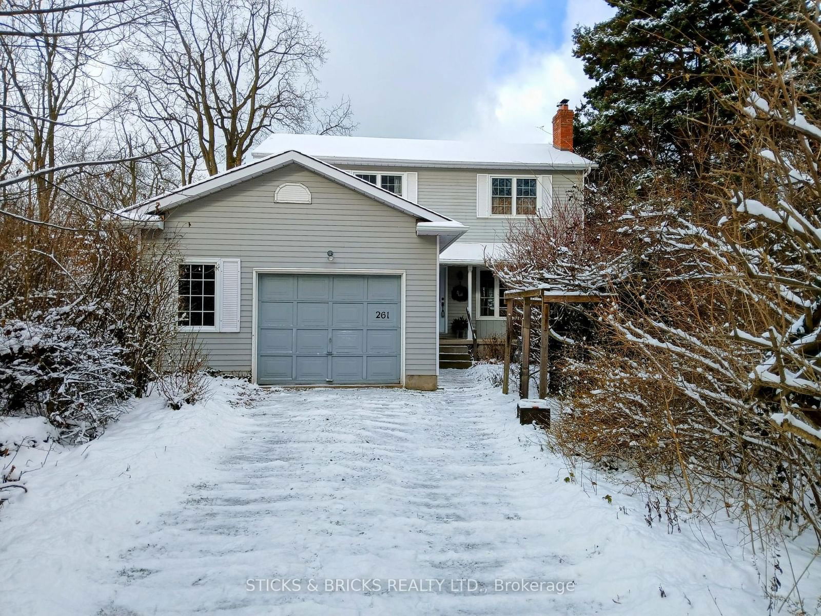 Detached House for sale at 261 King Street, Niagara-on-the-Lake, 101 - Town, L0S 1J0 - MLS: X11952753