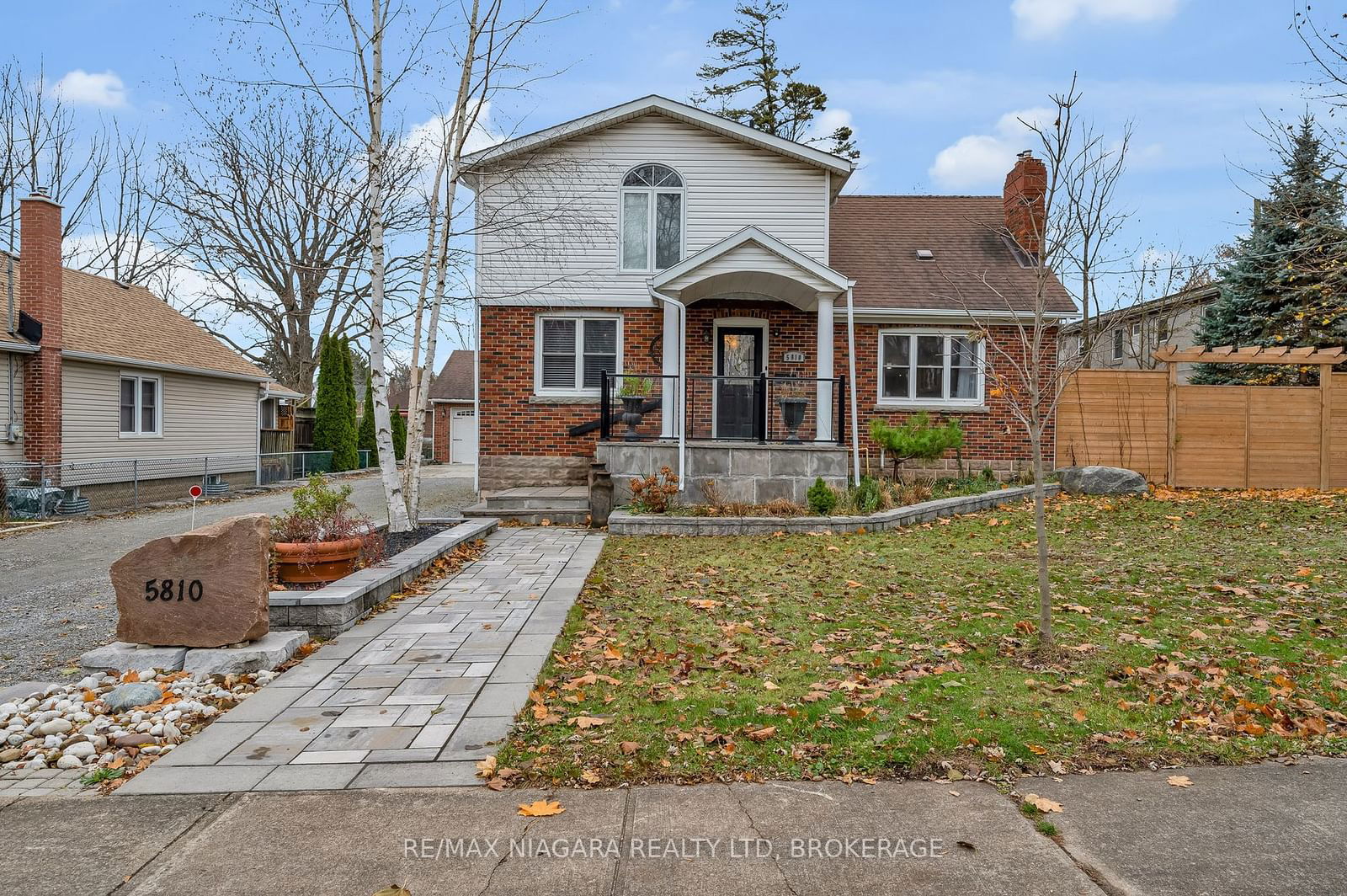 Detached House for sale at 5810 Brookfield Avenue, Niagara Falls, 215 - Hospital, L2G 5R3 - MLS: X11952809