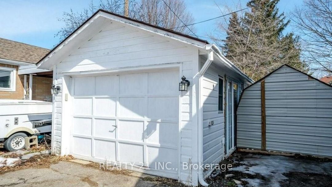 Detached House for sale at 160 Elizabeth Avenue, Peterborough, Northcrest, K9H 5E3 - MLS: X11952830