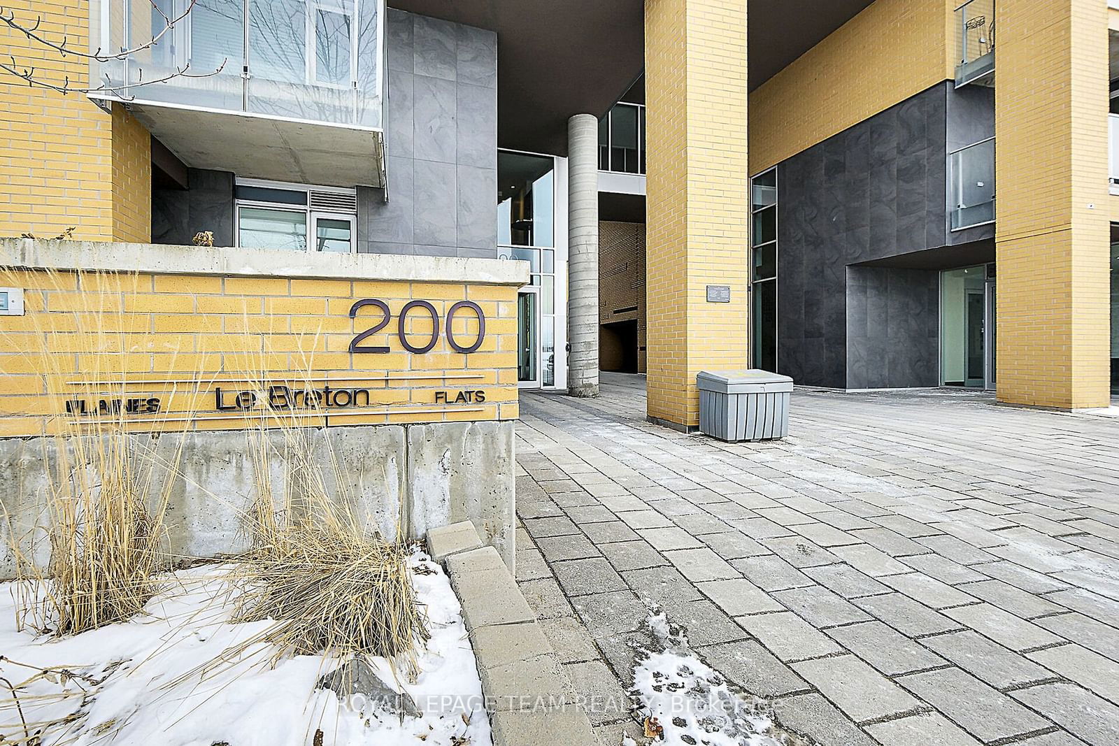 Condo for sale at 1002-200 Lett Street, West Centre Town, 4204 - West Centre Town, K1R 0A7 - MLS: X11953142