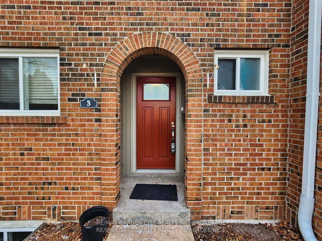 Townhouse for sale at 3-125 Livingston Avenue, Grimsby, 541 - Grimsby West, L3M 4S5 - MLS: X11953345