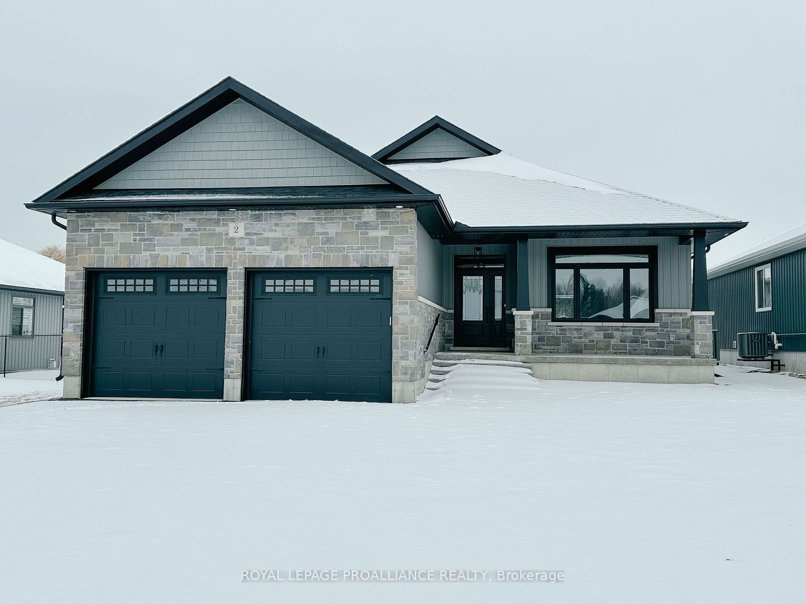 Detached House for sale at 2 Hillcrest Drive, Quinte West, K8V 5P4 - MLS: X11953415