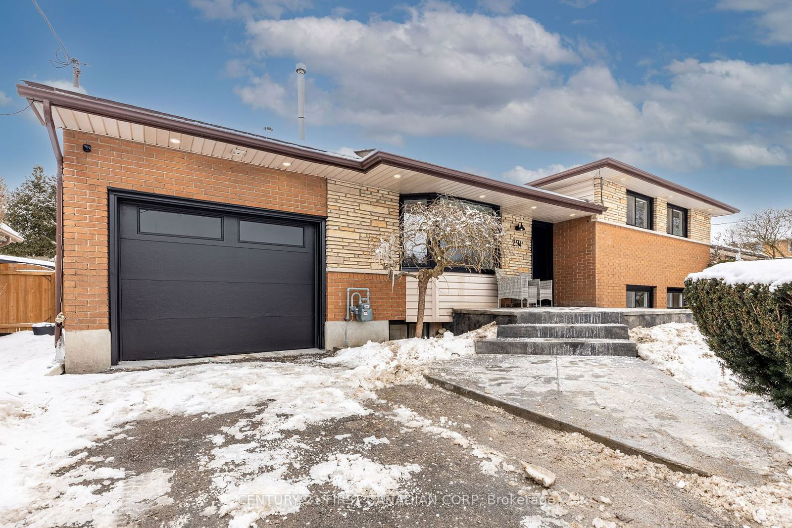 Detached House for sale at 294 Wedgewood Drive, London, East A, N5Y 2G6 - MLS: X11953478