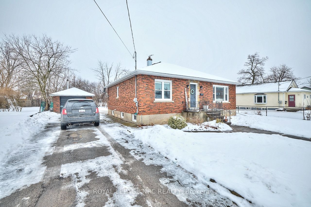 Detached House sold at 43 Cunningham Street, Thorold, Thorold Downtown, L2V 3K9 - MLS: X11953601