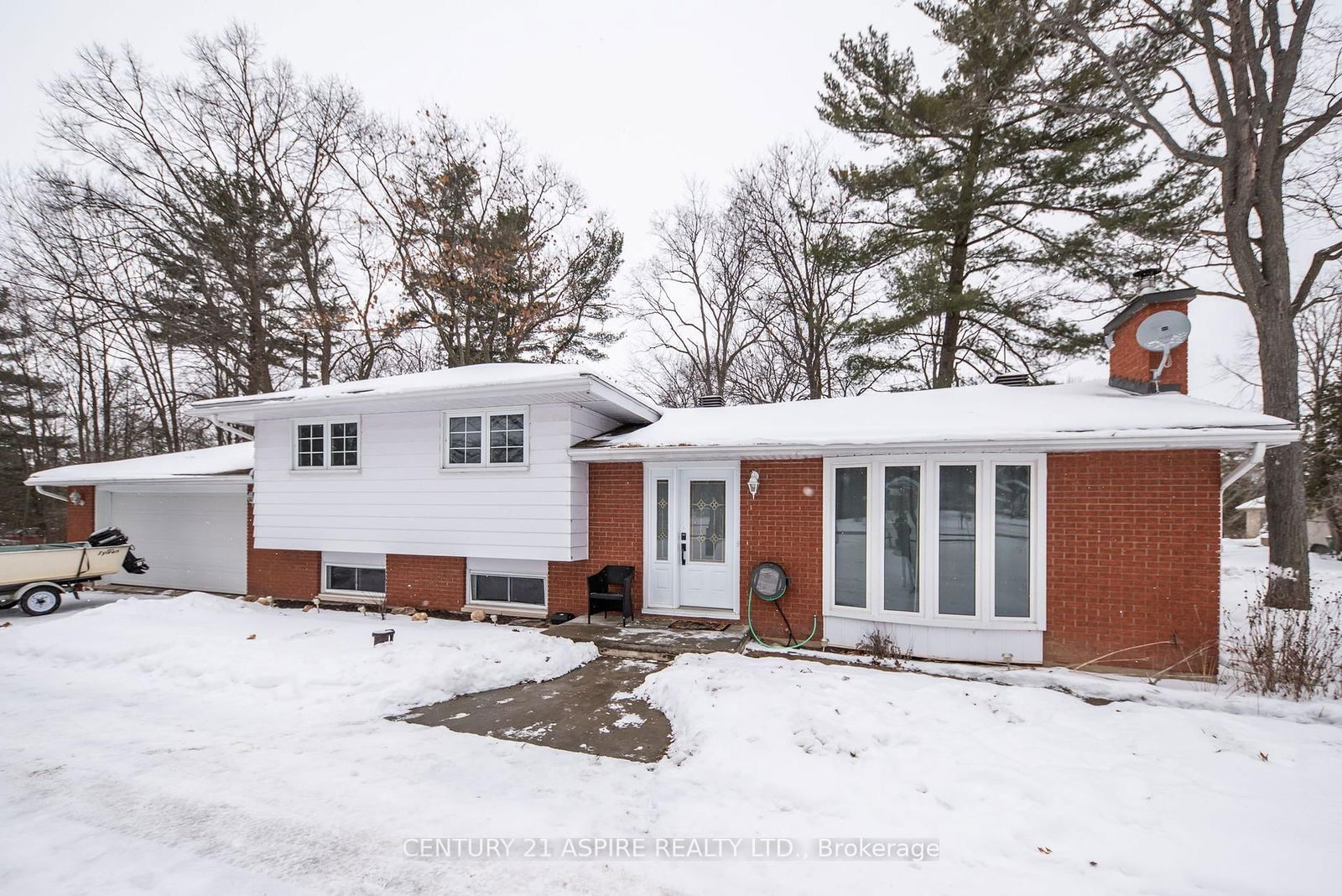 Building at 58 Cotnam Street, Laurentian Valley, 531 - Laurentian Valley