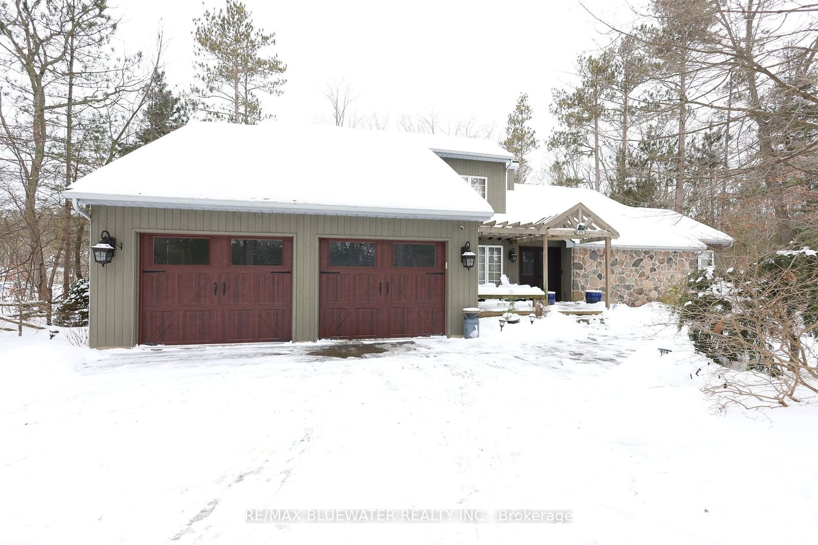 Detached House for sale at 10441 Pinetree Drive, Lambton Shores, Grand Bend, N0M 1T0 - MLS: X11953650