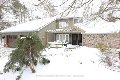 10441 Pinetree Dr, Lambton Shores - Grand Bend image-0-3