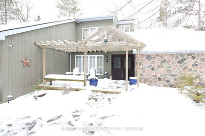 10441 Pinetree Dr, Lambton Shores - Grand Bend image-0-4