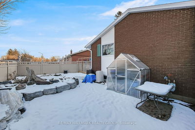 2286 Elmira Dr, Parkway Park - Queensway Terrace S and Area - 6302 - Parkway Park image-0-3