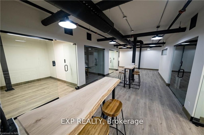 4635 QUEEN St, Niagara Falls, L2E 2L7 | Image 2