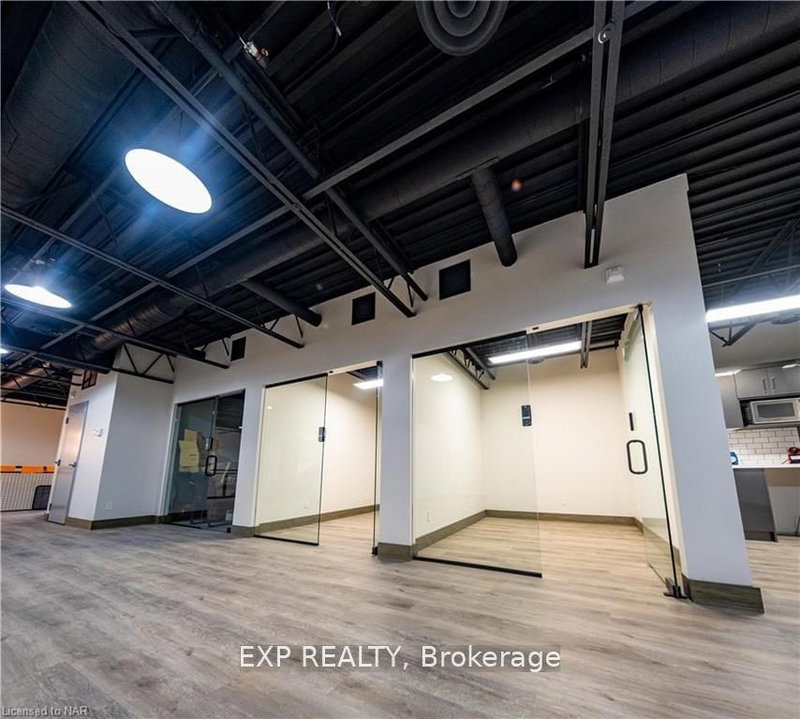 4635 QUEEN St, Niagara Falls, L2E 2L7 | Image 3