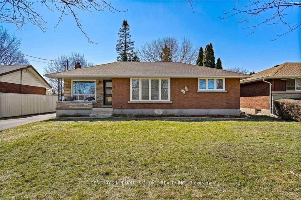 Detached House for sale at 5 Northwood Drive, St. Catharines, L2M 4J4 - MLS: X11954333