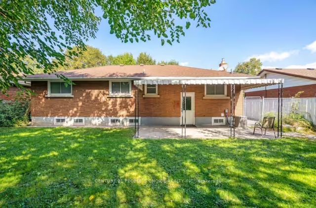 Detached House for sale at 5 Northwood Drive, St. Catharines, L2M 4J4 - MLS: X11954333