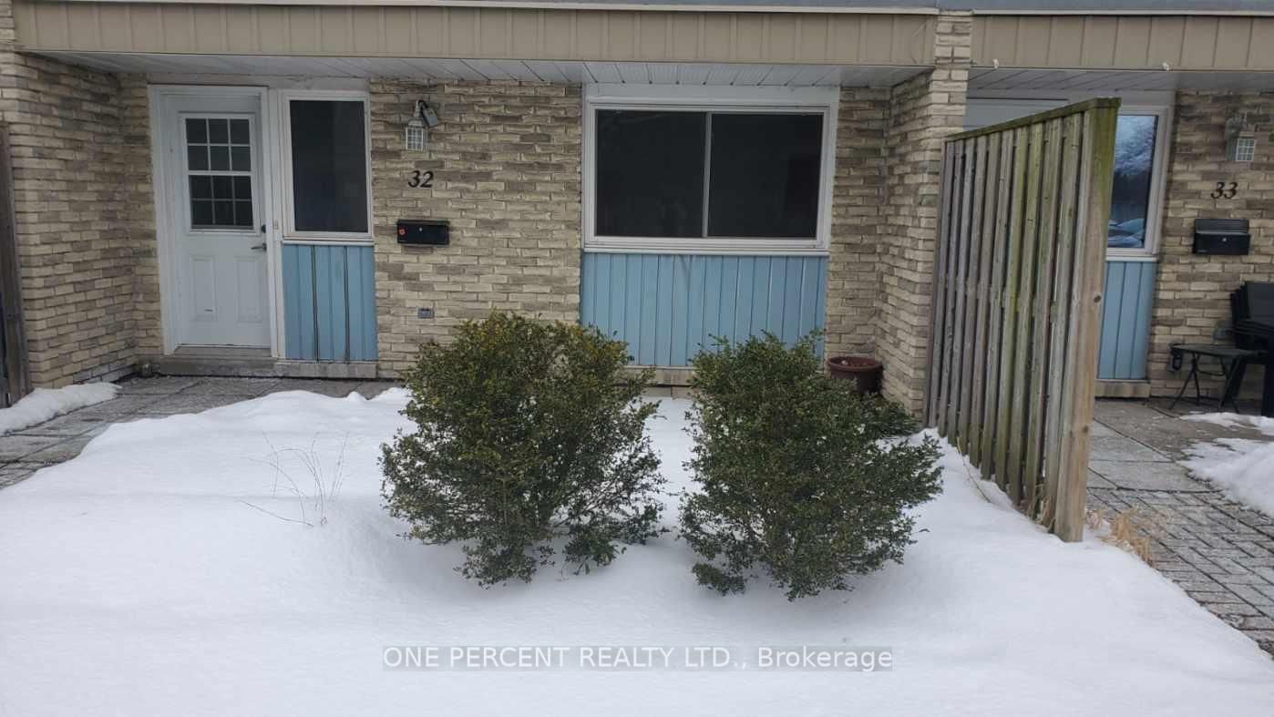 Townhouse for sale at 32-35 Breckenridge Drive, Kitchener, N2B 3H5 - MLS: X11954343