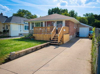 Detached House for sale at 5 ST PETER Street, St. Catharines, Burleigh Hill, L2T 1N7 - MLS: X11954753