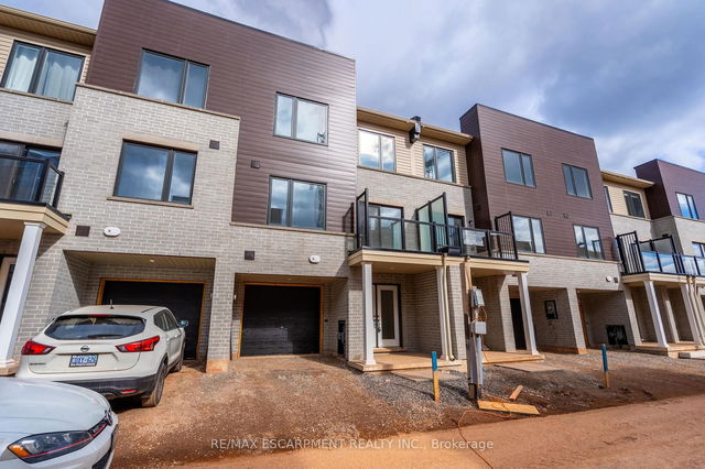 23 DRYDEN Lane