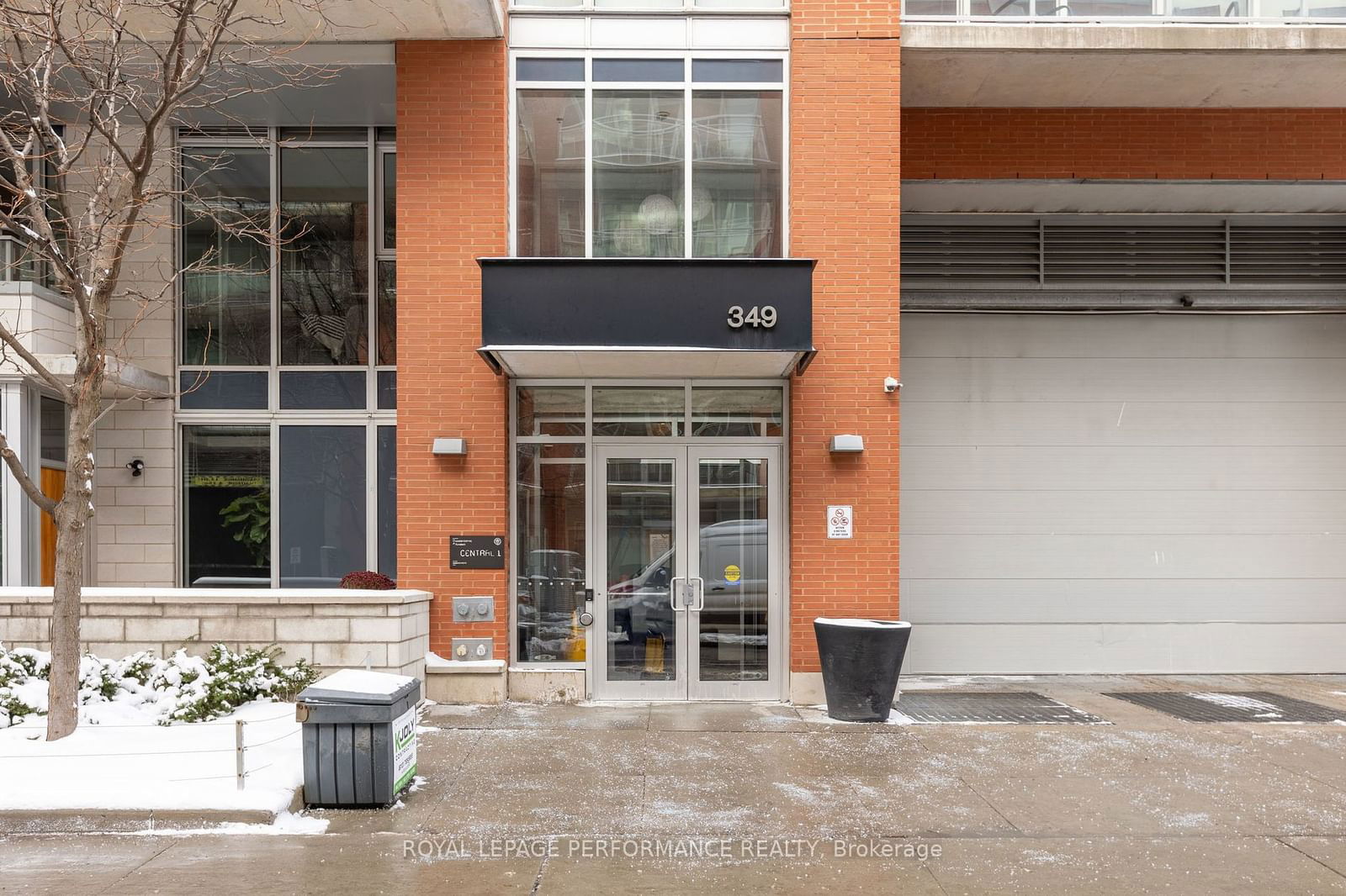 Condo sold at 825-349 McLeod Street, Ottawa Centre, 4103 - Ottawa Centre, K2P 0S1 - MLS: X11955097