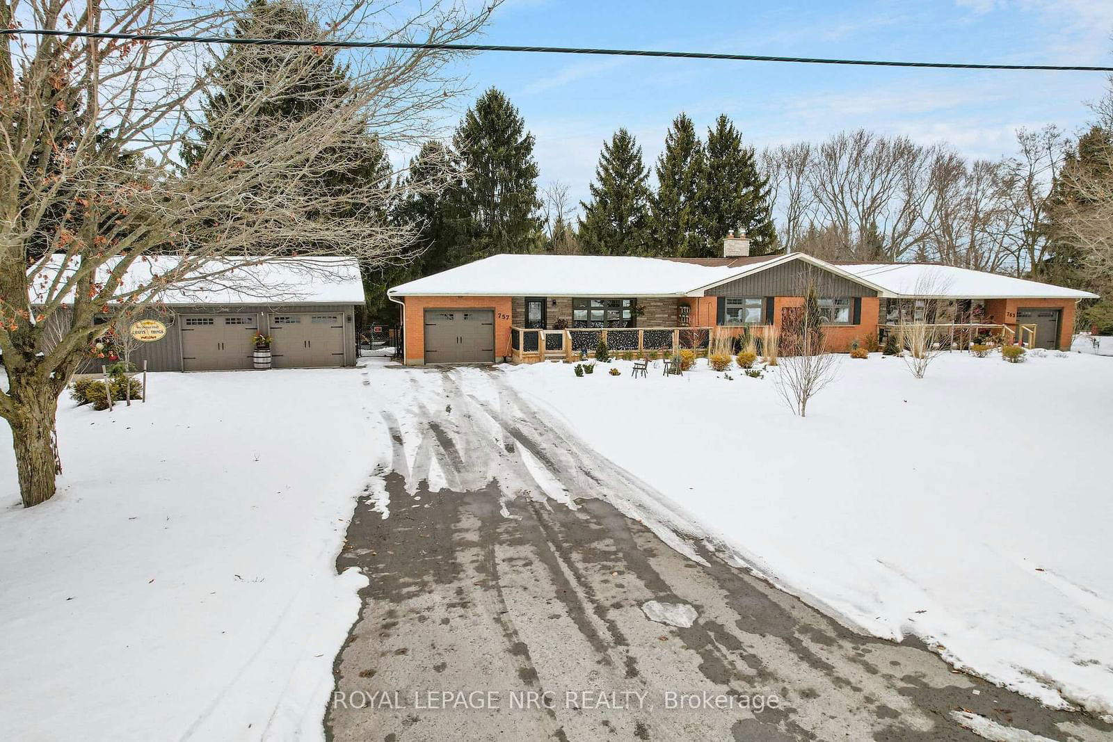 Detached House sold at 757-763 Ridge Road, Fort Erie, 335 - Ridgeway, L0S 1N0 - MLS: X11955352