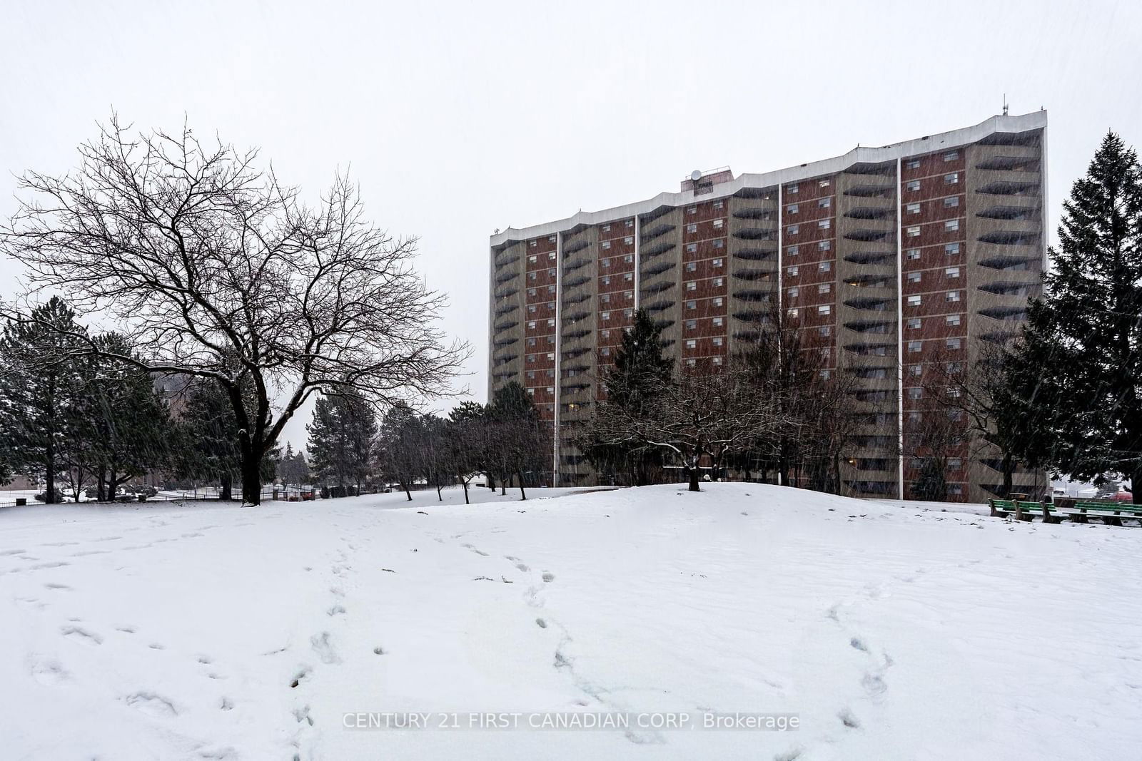 Condo sold at 401-1105 Jalna Boulevard, London, South X, N6E 2S9 - MLS: X11955363