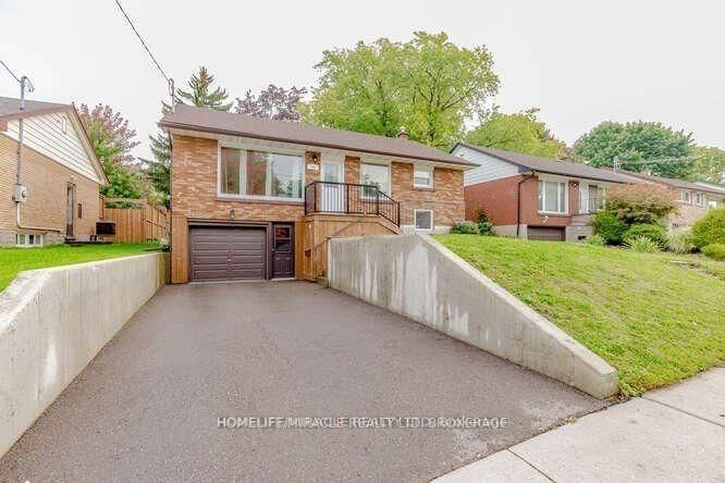 home for lease on Upper-199 Allen Street E