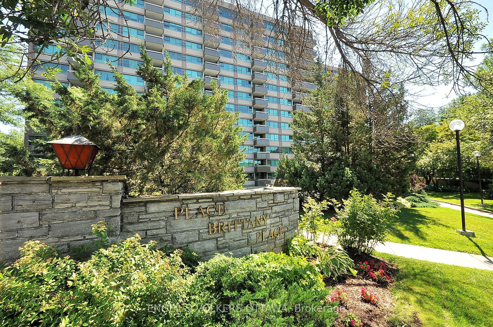 Condo leased at 310-555 Brittany Drive, Manor Park - Cardinal Glen and Area, 3103 - Viscount Alexander Park, K1K 4C5 - MLS: X11955721