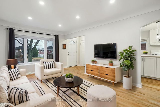Upper - 9 Viceroy Court