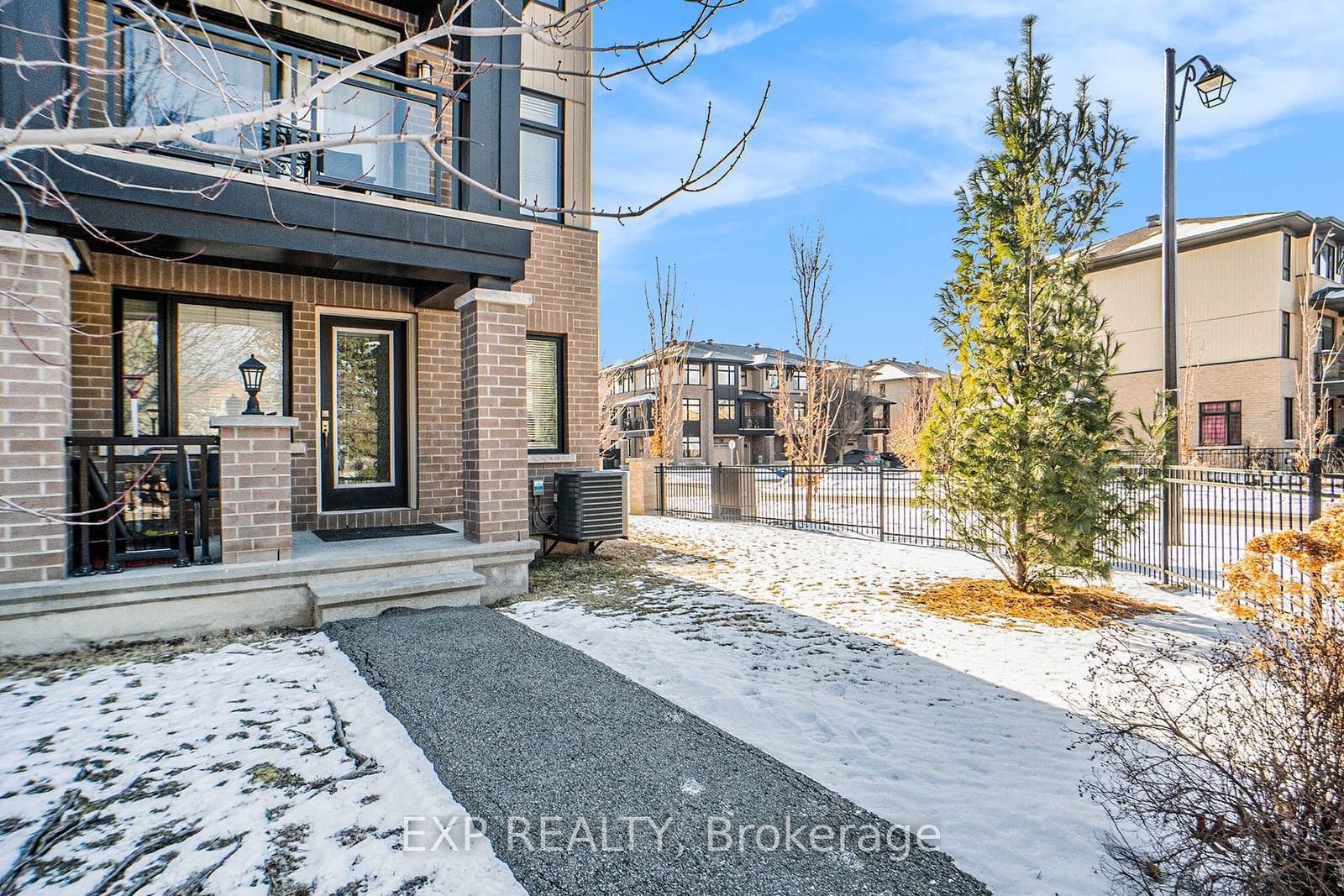 Townhouse for sale at 130 Wild Senna Way, Barrhaven, 7706 - Barrhaven - Longfields, K2J 5B2 - MLS: X11955846