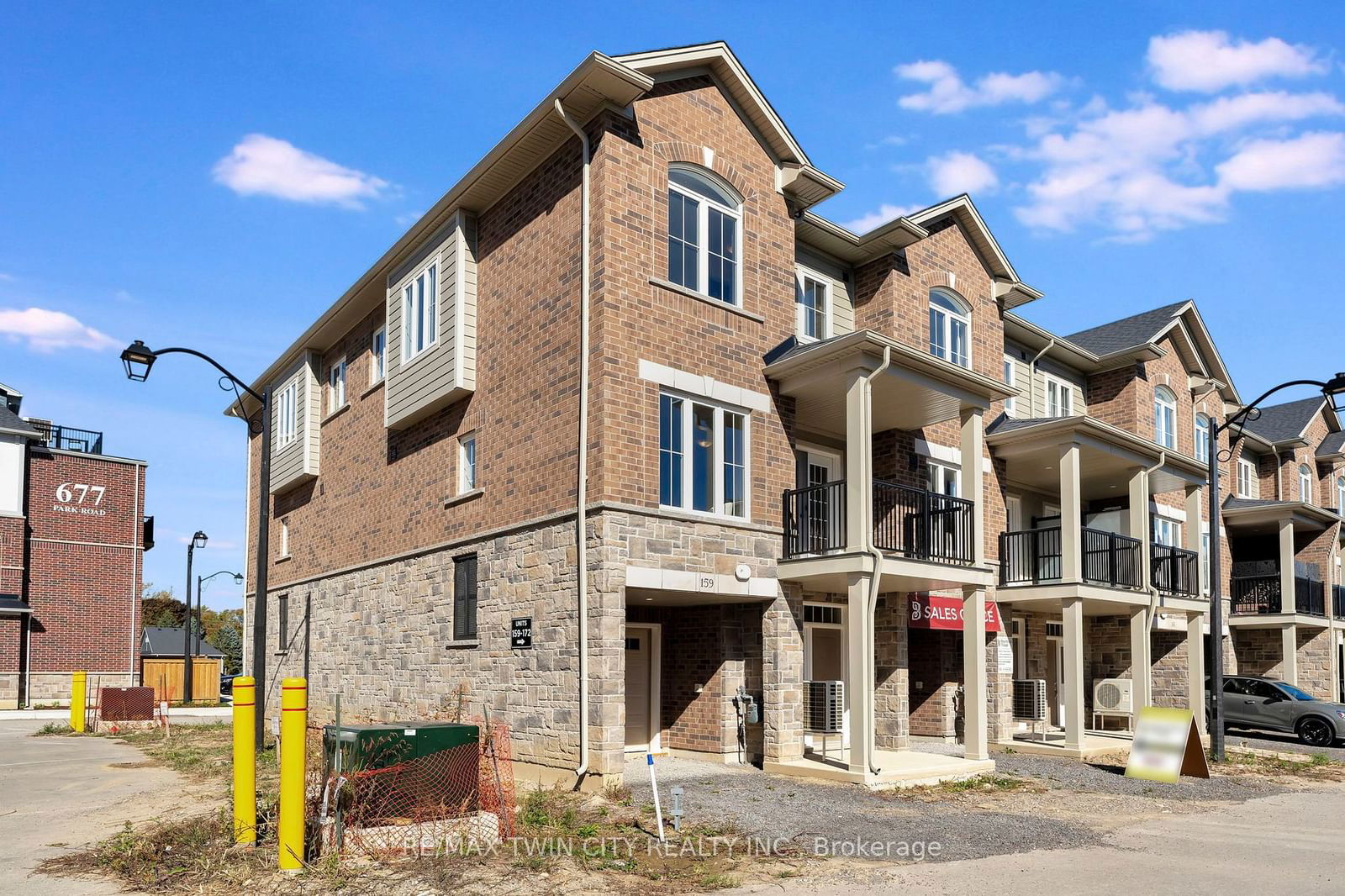 Townhouse sold at 159-677 Park Road, Brantford, N3R 0C2 - MLS: X11955872