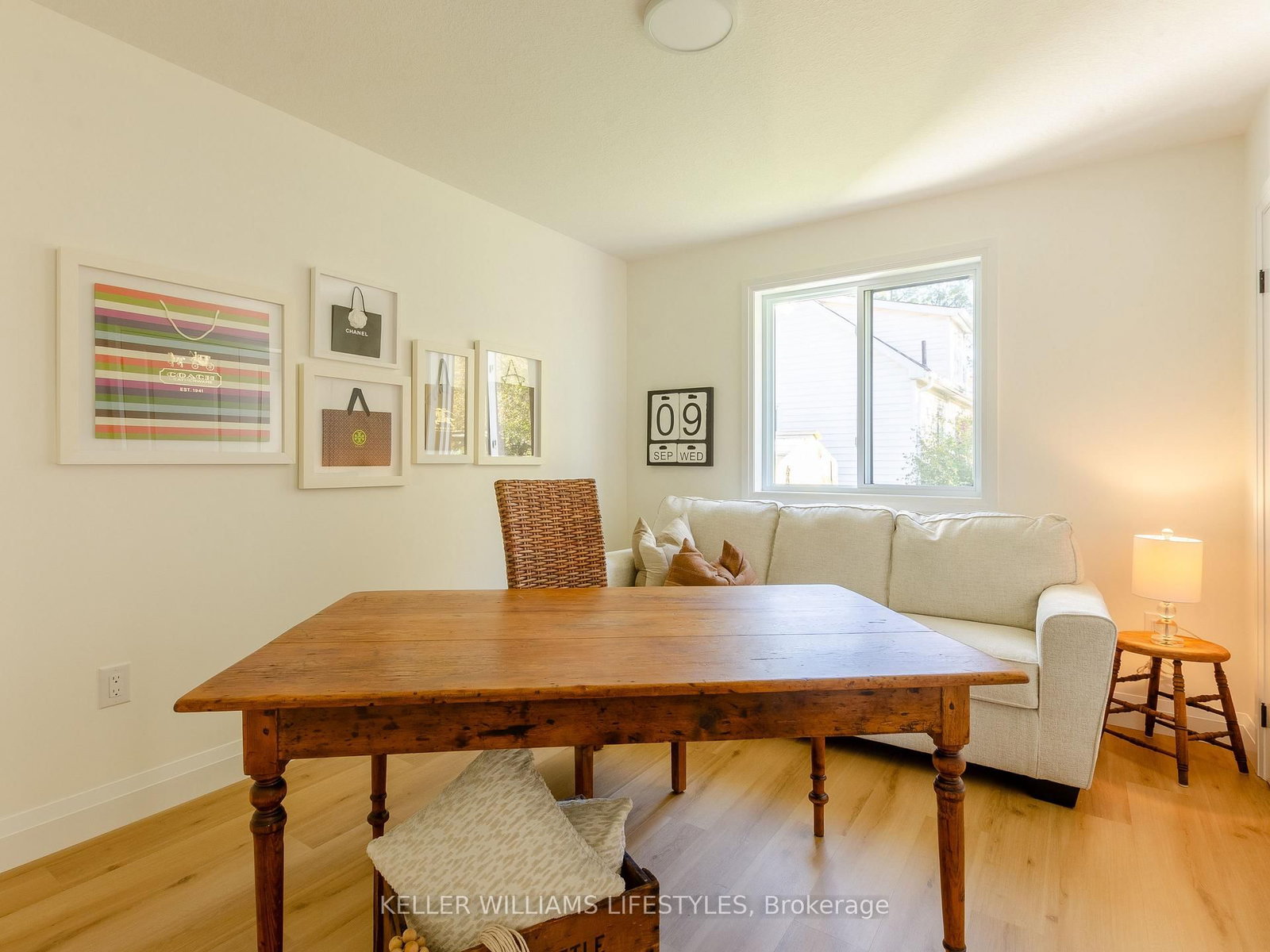 Listing Image 7
