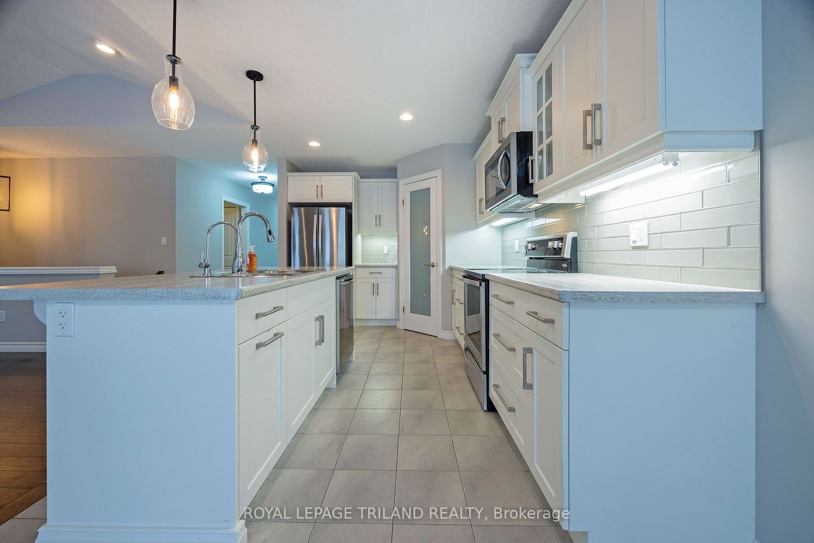 Listing Image 13