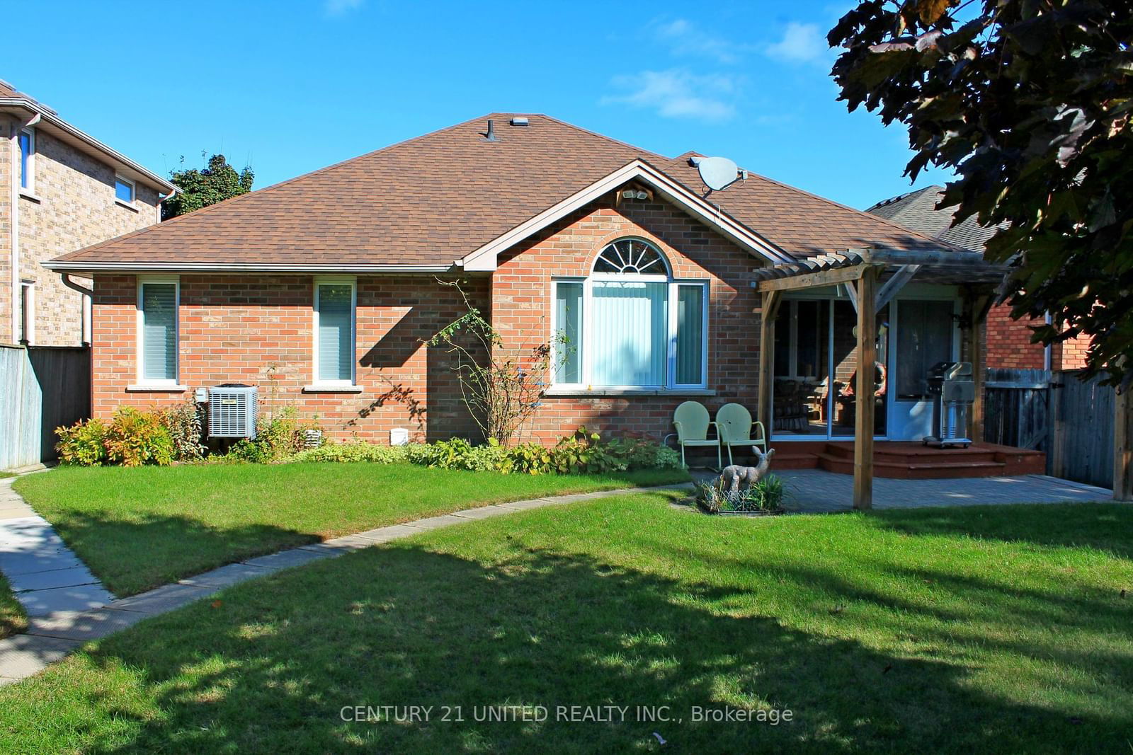 Detached House for sale at 1657 Cahill Drive, Peterborough, Otonabee, K9K 2L8 - MLS: X11955933