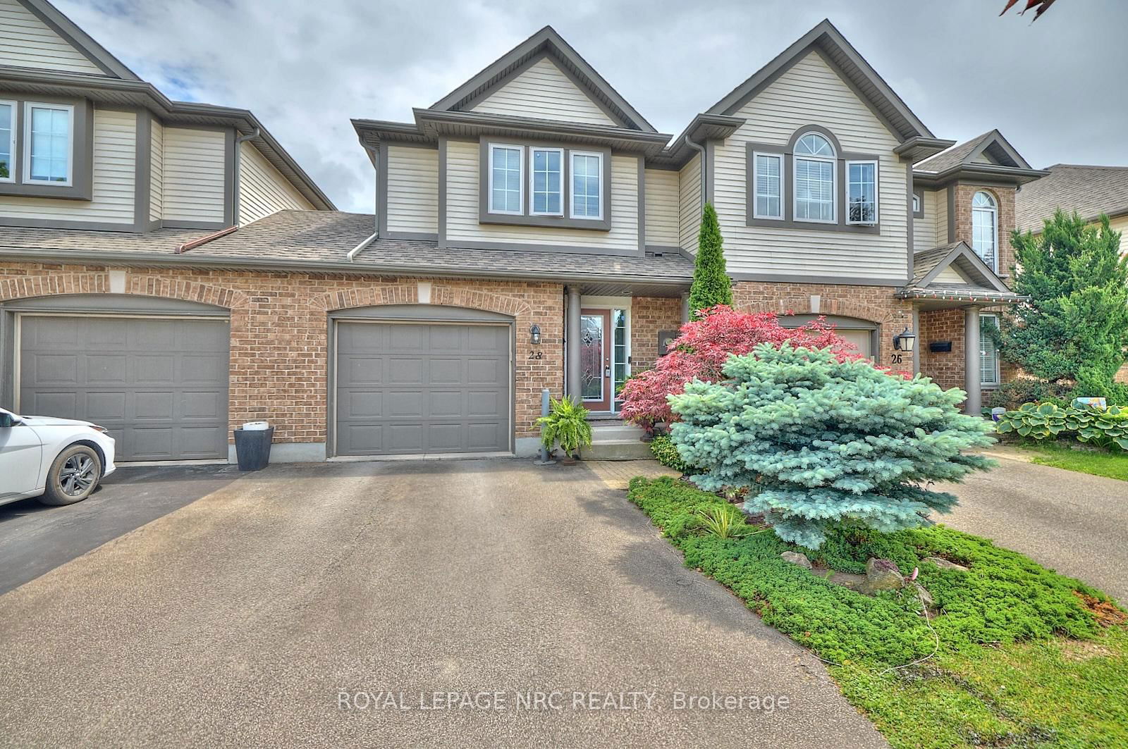 Townhouse sold at 28 Flynn Court, St. Catharines, 453 - Grapeview, L2S 4E1 - MLS: X11956130