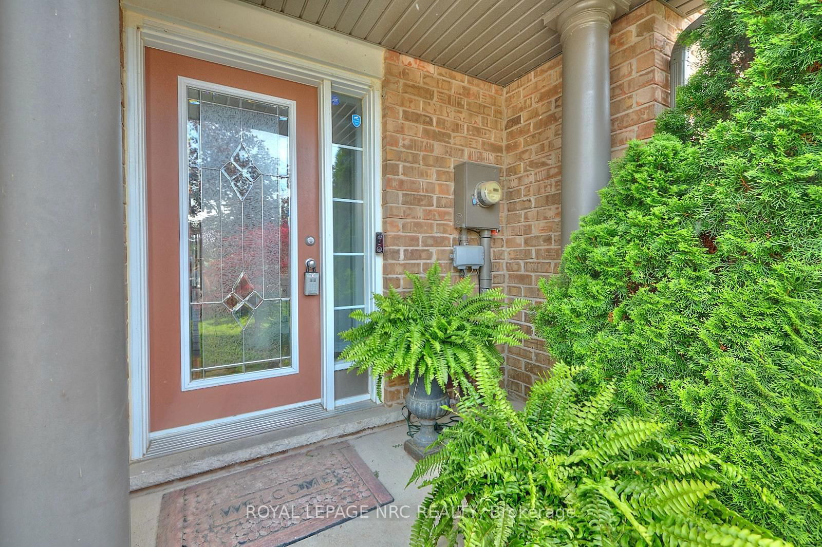 Townhouse sold at 28 Flynn Court, St. Catharines, 453 - Grapeview, L2S 4E1 - MLS: X11956130