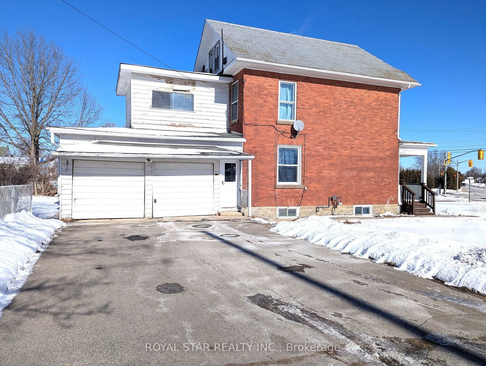 Building at 196 Brockville Street, Smiths Falls, 901 - Smiths Falls