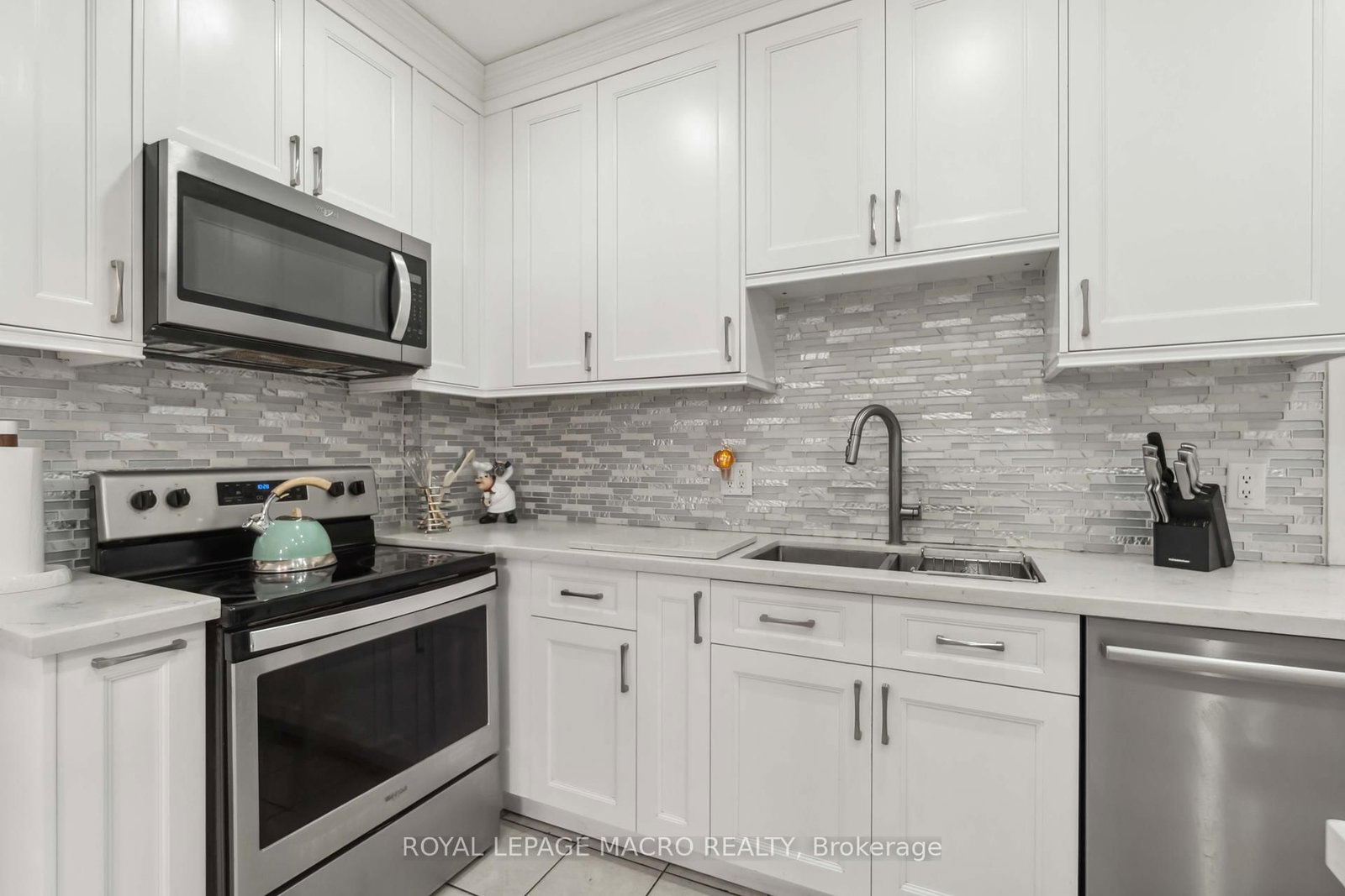 Detached House for sale at 197 Wentworth Street, Hamilton, Ontario, L8N 2Z6 - Stinson - MLS: X11956278