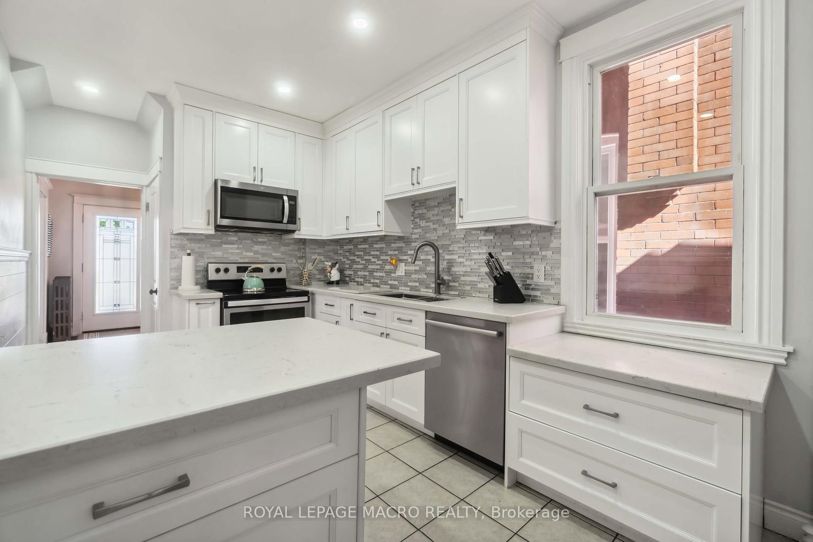 Detached House for sale at 197 Wentworth Street, Hamilton, Ontario, L8N 2Z6 - Stinson - MLS: X11956278