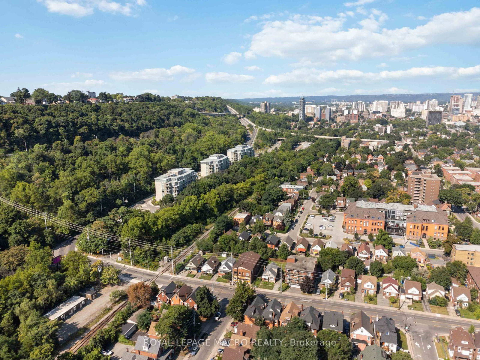 Detached House for sale at 197 Wentworth Street, Hamilton, Ontario, L8N 2Z6 - Stinson - MLS: X11956278