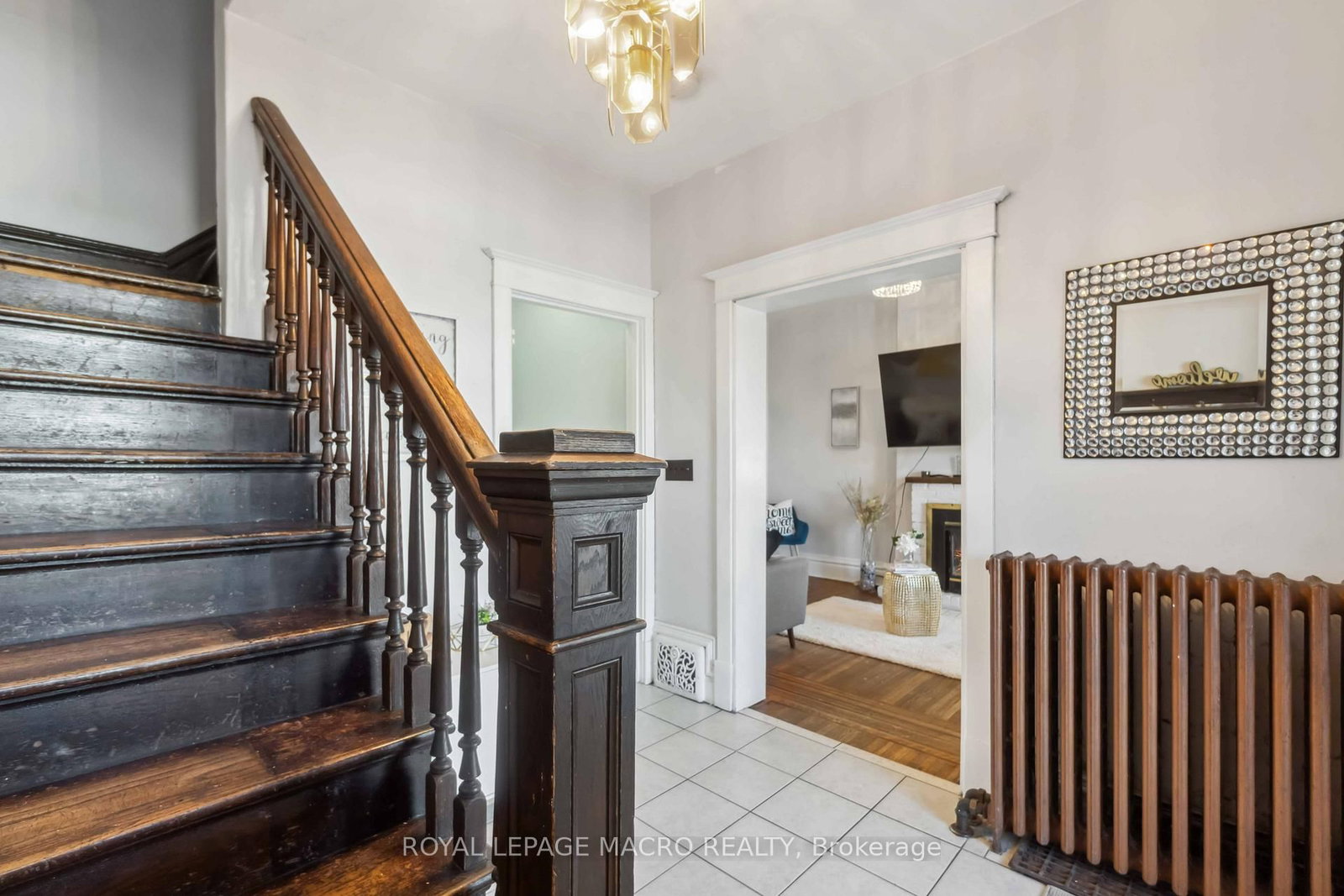 Detached House for sale at 197 Wentworth Street, Hamilton, Ontario, L8N 2Z6 - Stinson - MLS: X11956278