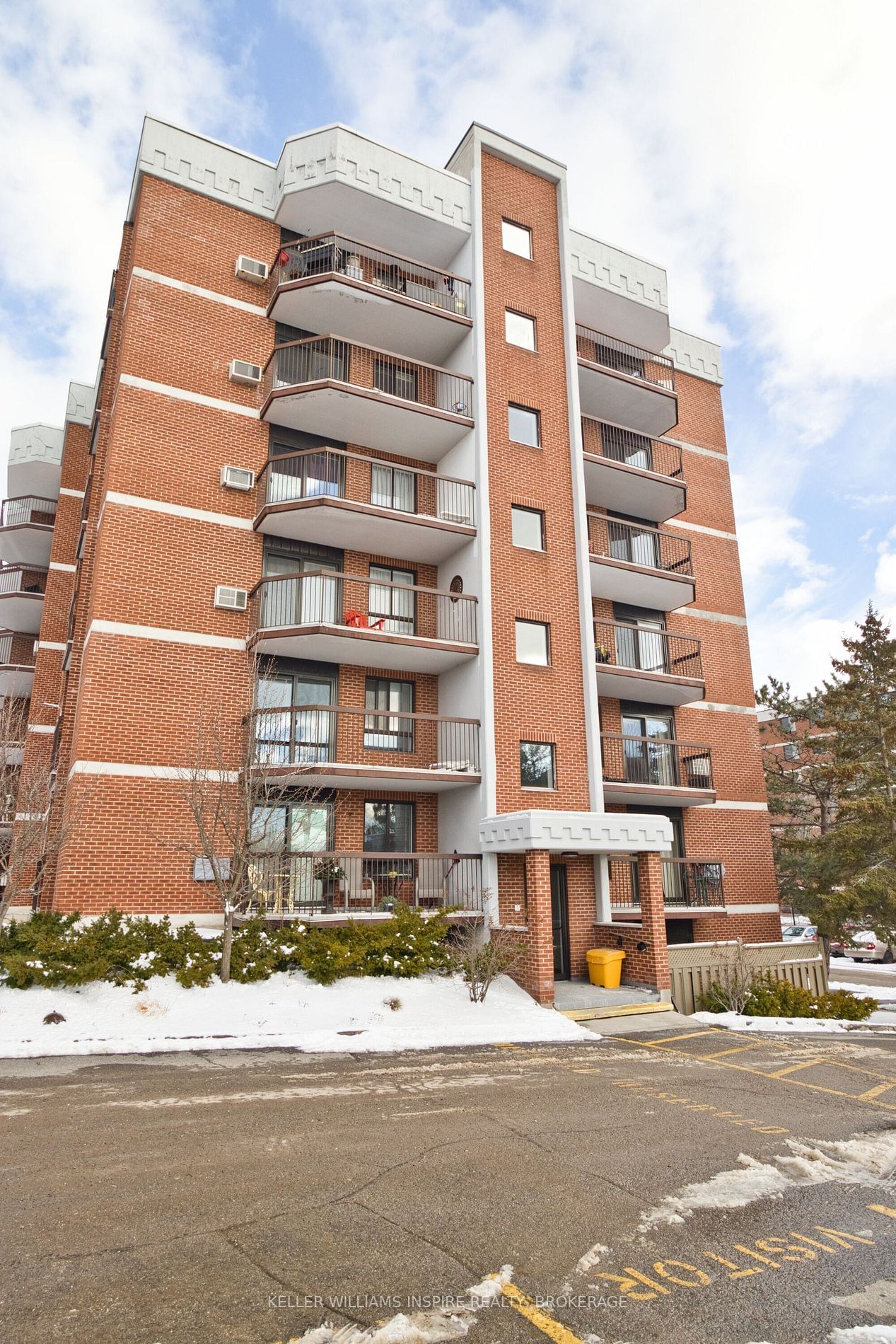 Condo for sale at 205-14 Greenview Drive, Kingston, Central City West, K7M 7T5 - MLS: X11956301