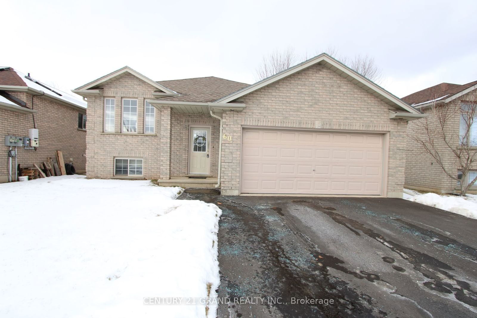 Detached House sold at 60 Donegal Drive, Brant, Brantford Twp, N3T 6L2 - MLS: X11956330