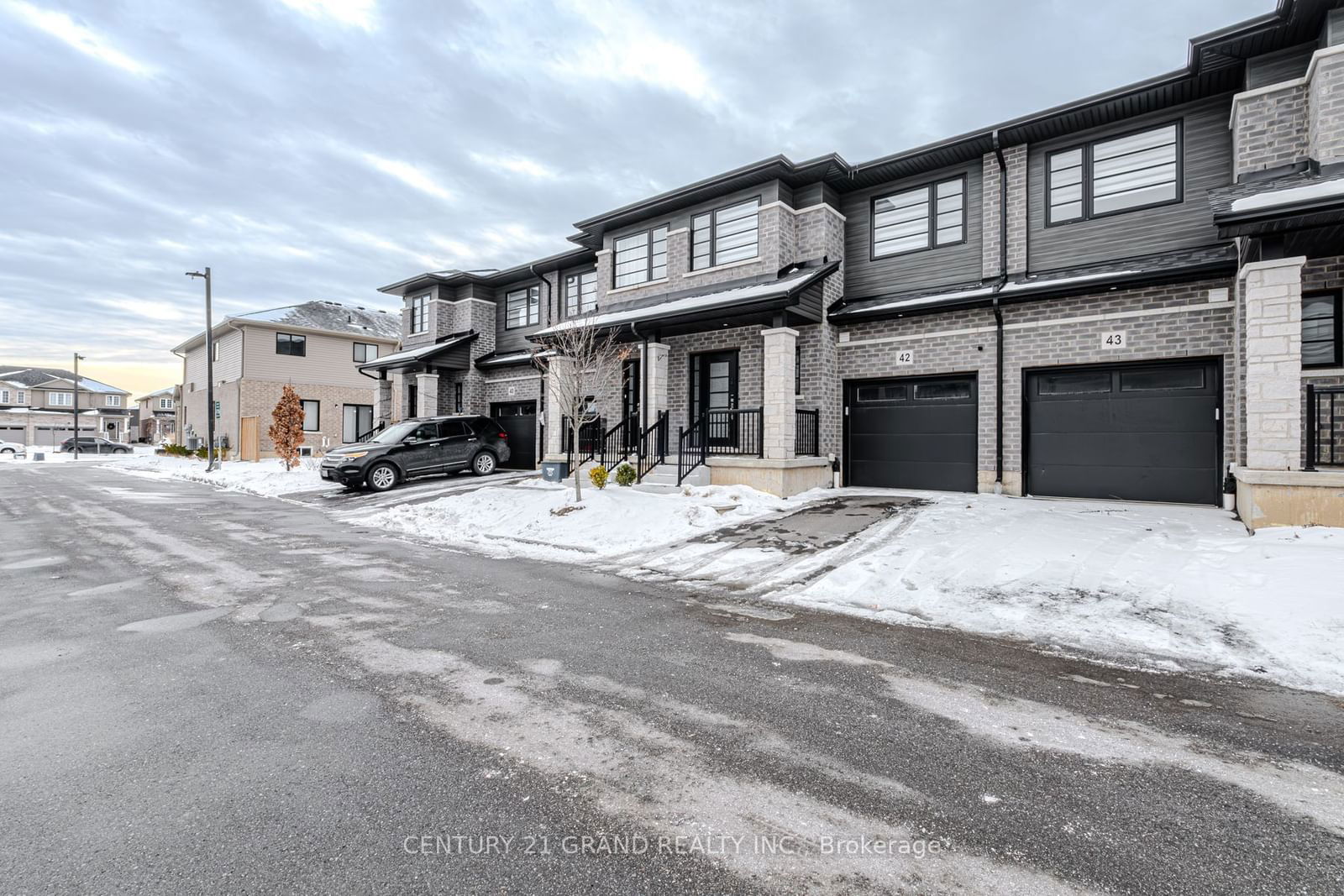 Townhouse for sale at 42-520 Grey Street, Brant, Brantford Twp, N3S 6Y6 - MLS: X11956351