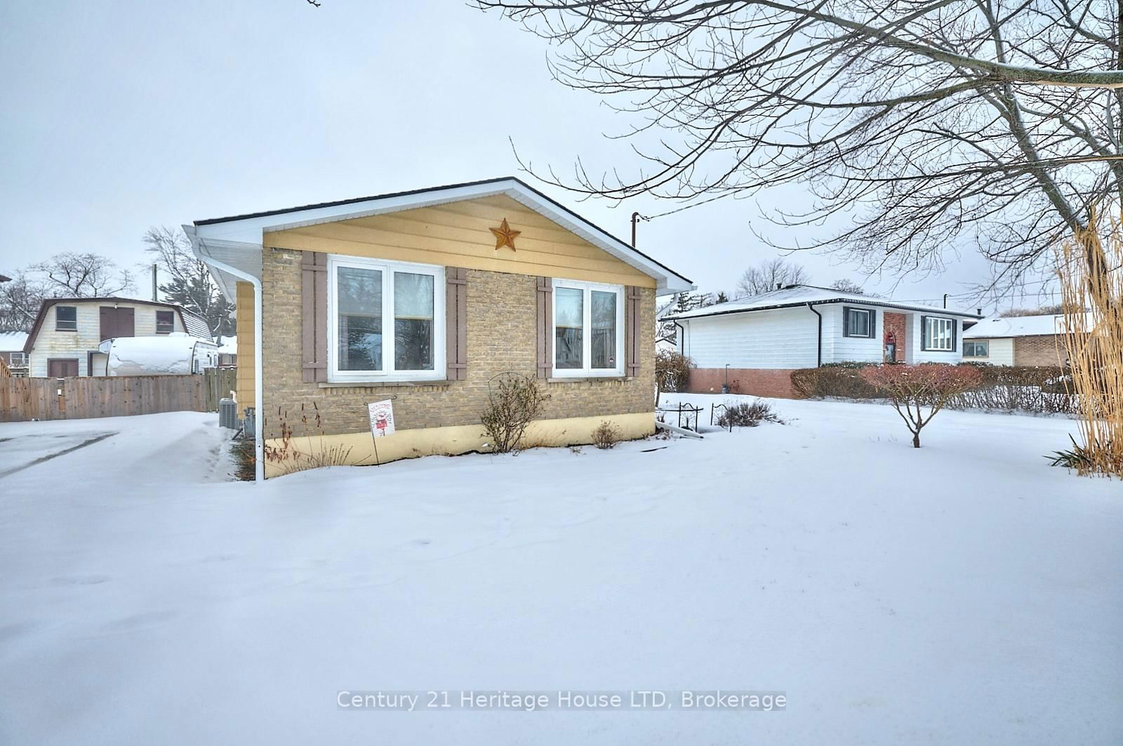 Detached House sold at 1383 Garrison Road, Fort Erie, 334 - Crescent Park, L2A 1P4 - MLS: X11956401