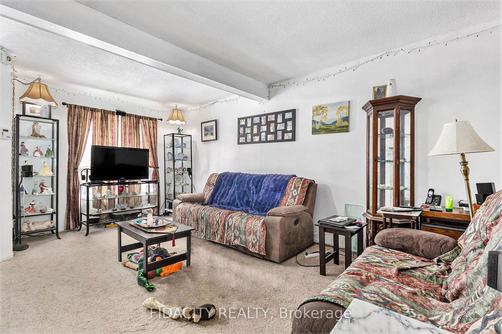 Townhouse sold at 6-3230 Uplands Drive, Ottawa, Hunt Club, K1V 0C6 - MLS: X11956418